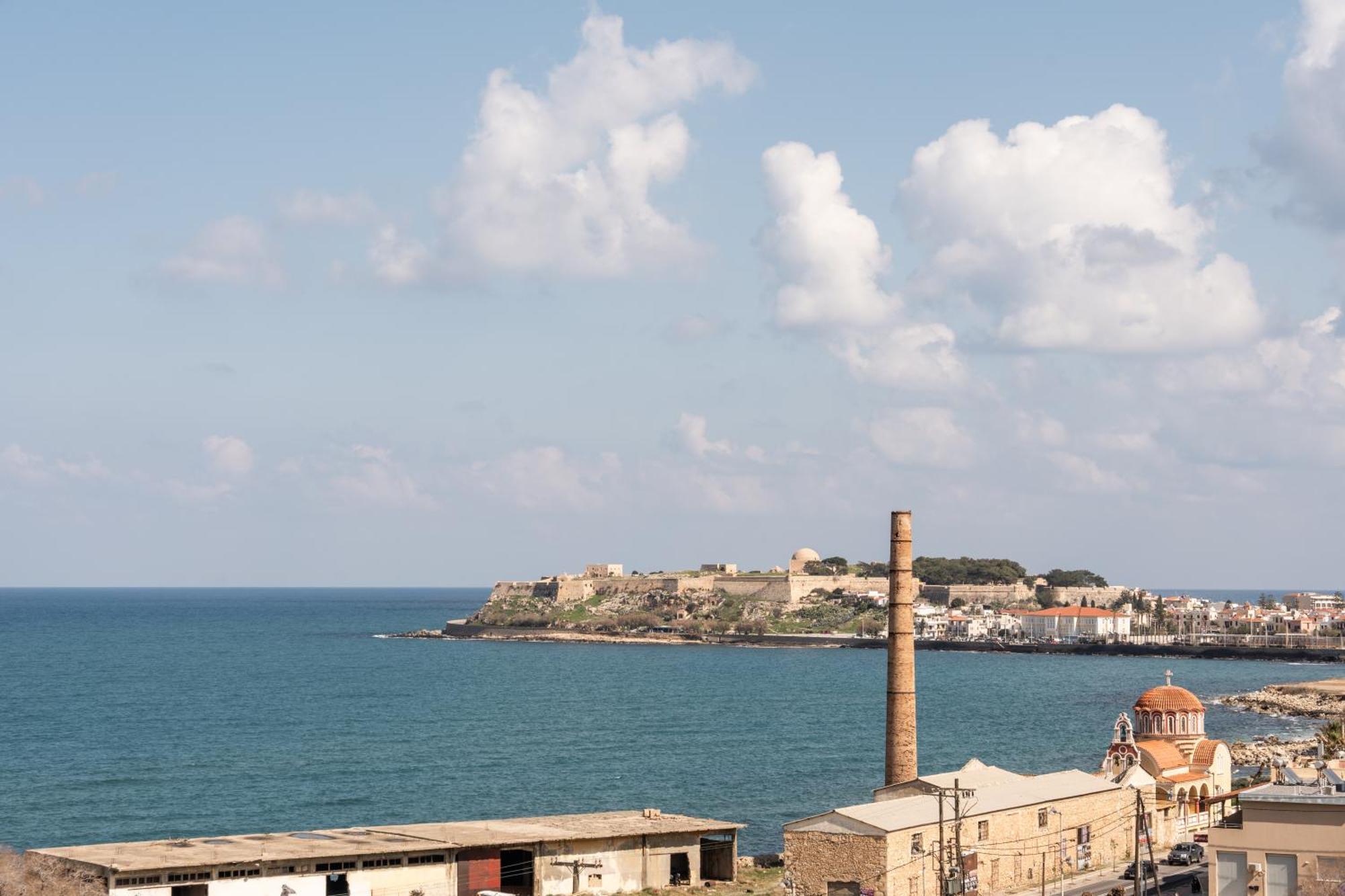Secret View Apartment, With Private Jacuzzi Rethymno Esterno foto